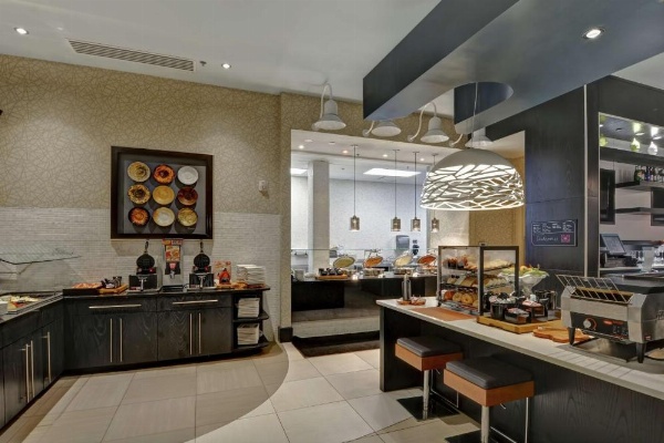 Hilton Garden Inn Raleigh/Crabtree Valley image 12