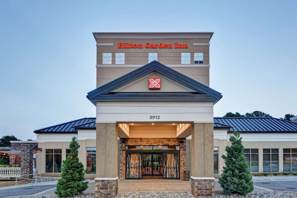Hilton Garden Inn Raleigh/Crabtree Valley image 2